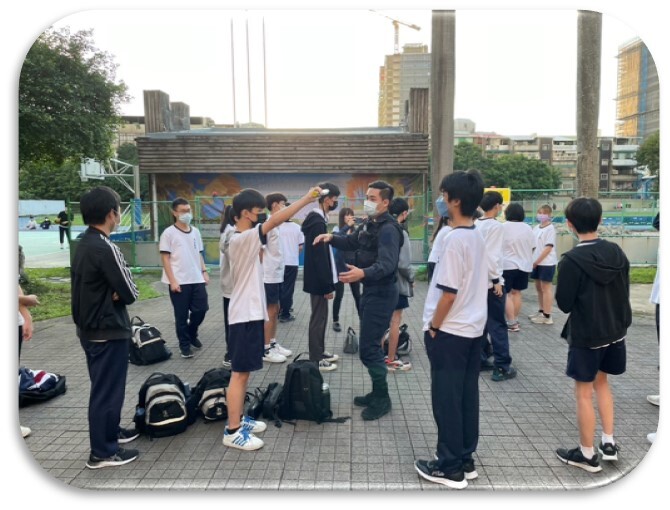 結合憲兵指導本校服務隊